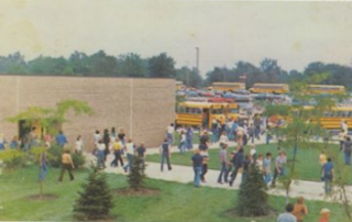 Outdoor yearbook photo of class of 1981